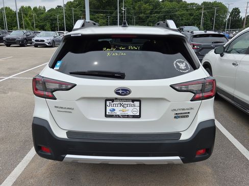 Used 2023 Subaru Outback Touring AWD/4WD image 7