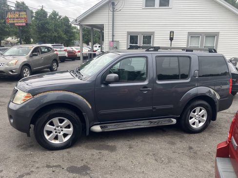 Used 2011 Nissan Pathfinder SV AWD/4WD image 10
