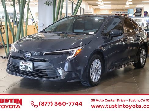 Certified 2025 Toyota Corolla LE w/ LE Premium Package FWD image 1