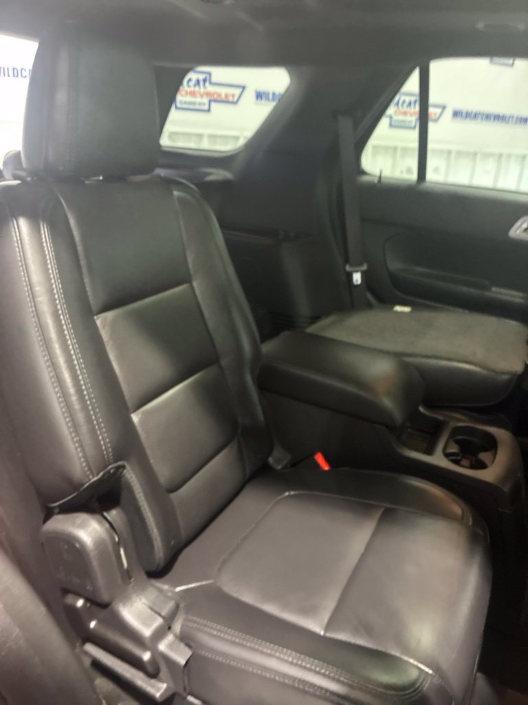 Used 2015 Ford Explorer XLT w/ Equipment Group 202B AWD/4WD image 29