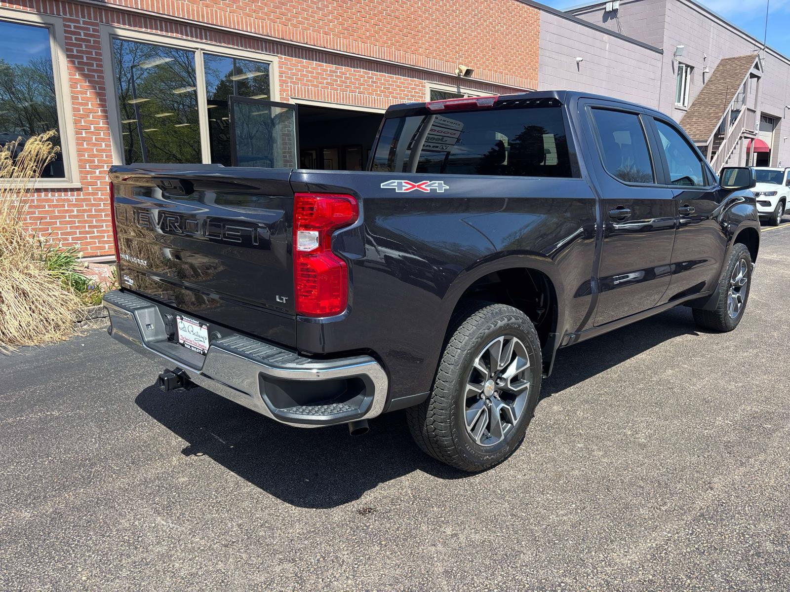 Used 2024 Chevrolet Silverado 1500 LT AWD/4WD image 30
