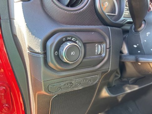 Used 2024 Jeep Wrangler Unlimited Rubicon image 15