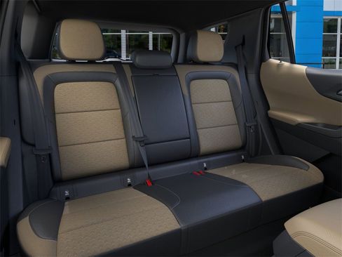 New 2026 Chevrolet Equinox ACTIV w/ Safety and Technology Package image 17