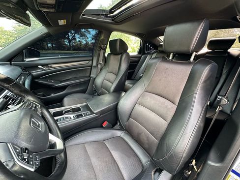 Used 2019 Honda Accord Sport image 9