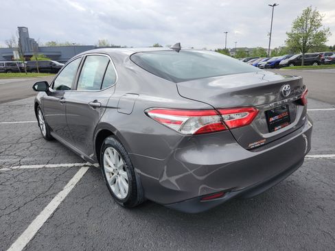 Used 2019 Toyota Camry LE w/ Convenience Package FWD image 13