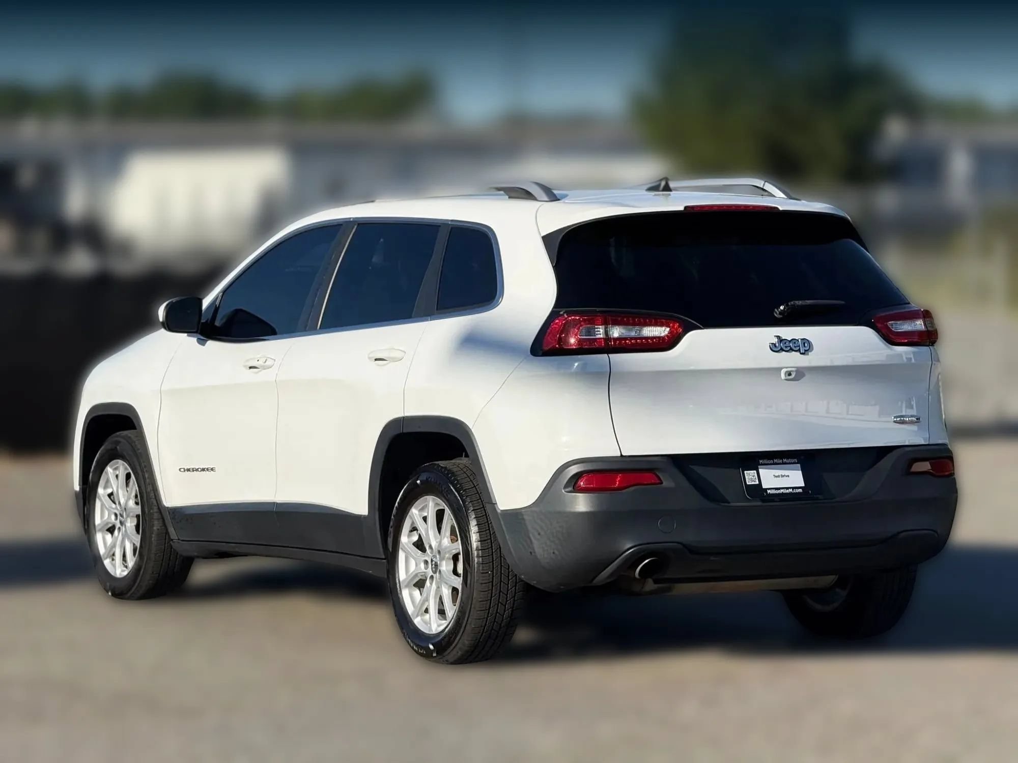Used 2018 Jeep Cherokee Latitude Plus FWD image 10