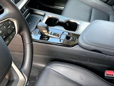 Used 2025 Lexus NX 250 FWD w/ Premium Package image 17