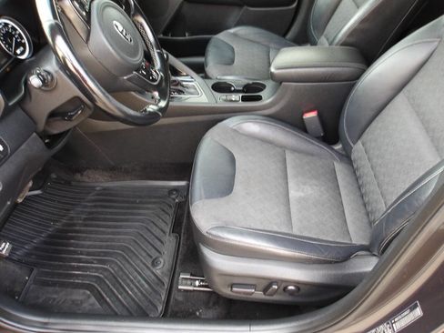 Used 2018 Kia Niro EX w/ EX Touring Graphite Edition FWD image 7