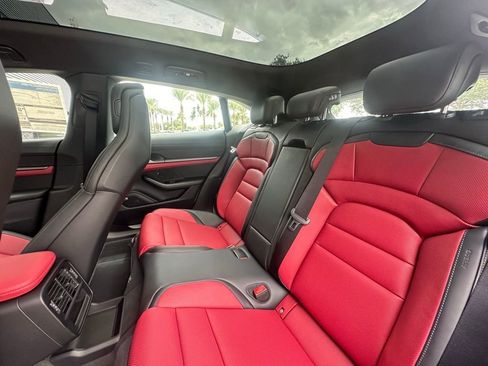 Used 2025 Porsche Taycan 4 Cross Turismo image 28