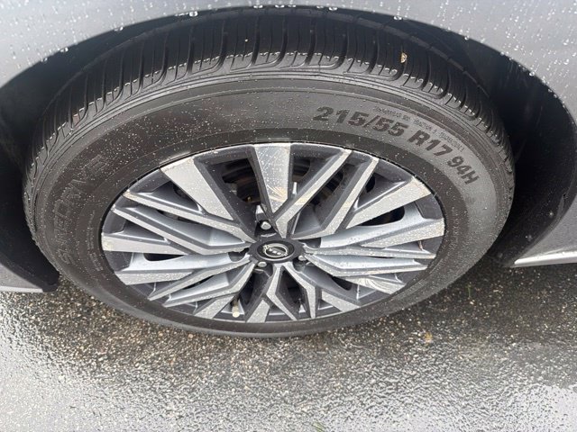 Used 2023 Nissan Altima 2.5 SV w/ SV Premium Package FWD image 26
