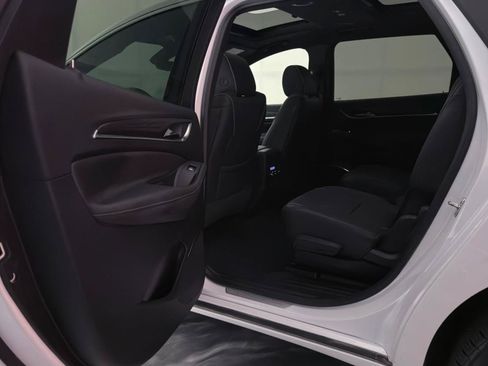 Used 2023 Buick Enclave Avenir w/ Avenir Technology Package AWD/4WD image 21