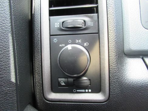 Used 2018 RAM 1500 Tradesman w/ Popular Equipment Group RWD image 25