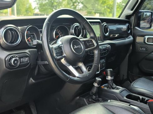 Used 2021 Jeep Wrangler Unlimited Sahara AWD/4WD image 14