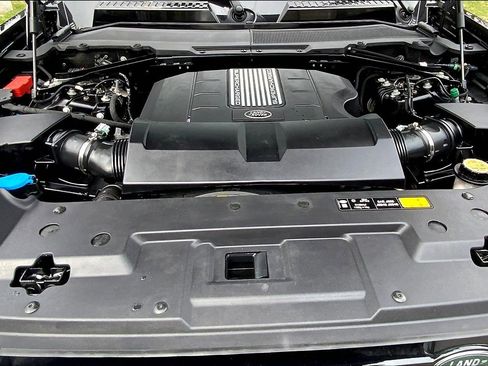 Used 2024 Land Rover Defender 110 V8 image 29