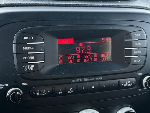 Used 2016 Kia Soul Base image 22