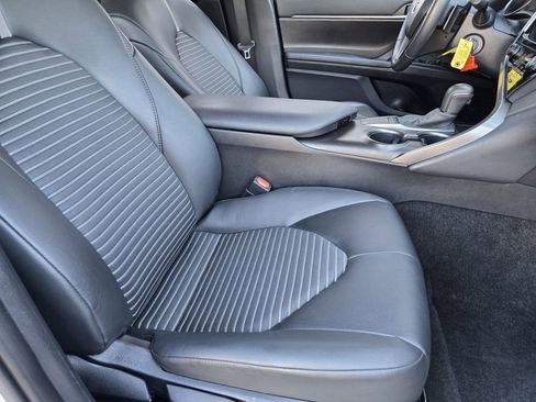 Used 2024 Toyota Camry SE FWD image 9