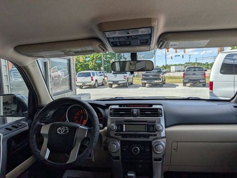 Used 2011 Toyota 4Runner SR5 AWD/4WD image 18