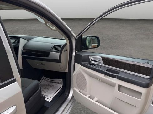 Used 2009 Dodge Grand Caravan SXT FWD image 21