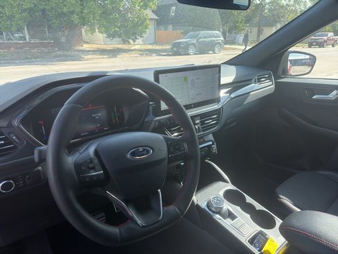 Used 2023 Ford Escape ST-Line w/ Tech Pack #1 AWD/4WD image 6
