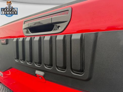Used 2025 Jeep Gladiator Sport AWD/4WD image 16