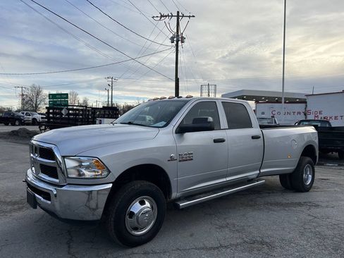 Used 2018 RAM 3500 Tradesman w/ Chrome Appearance Group image 2