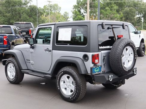 Used 2018 Jeep Wrangler Sport AWD/4WD image 7