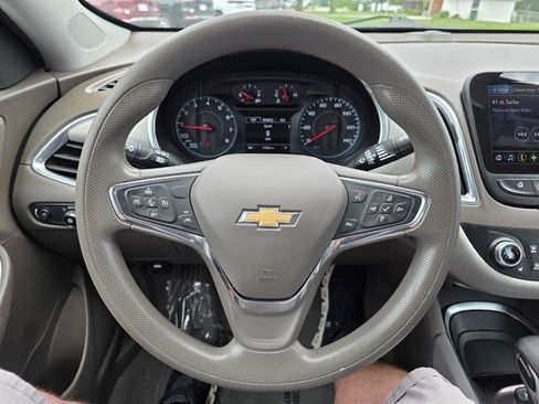 Used 2021 Chevrolet Malibu LT image 22