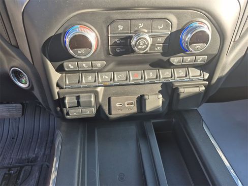 Used 2020 GMC Sierra 2500 Denali w/ Denali Ultimate Package image 25