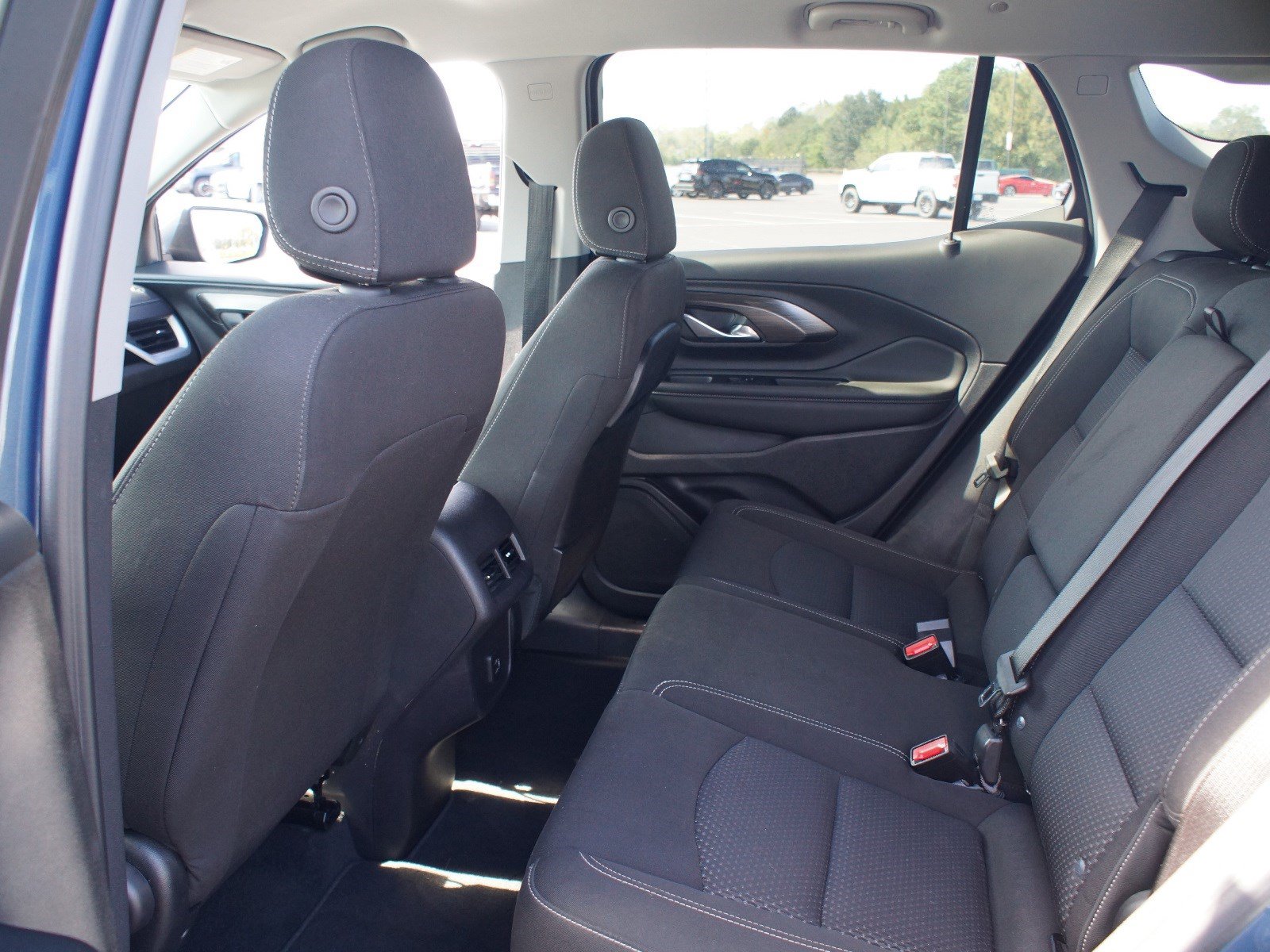 Used 2024 GMC Terrain SLE AWD/4WD image 13