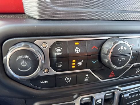 Used 2020 Jeep Wrangler Unlimited Rubicon w/ Cold Weather Group image 19