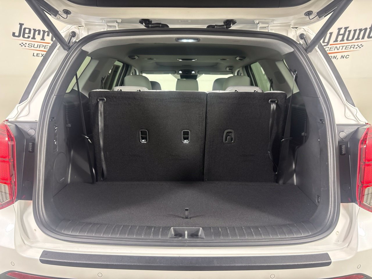 Used 2024 Hyundai Palisade SEL FWD image 31