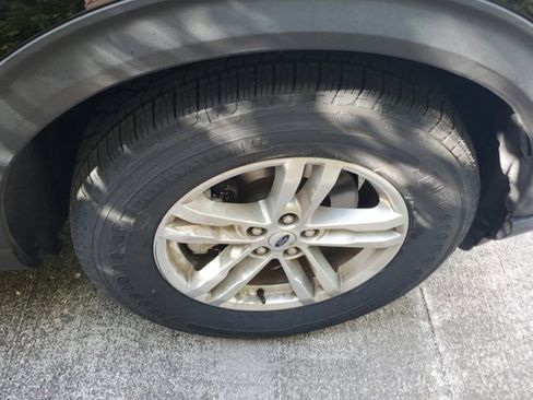 Certified 2022 Ford Explorer XLT w/ Equipment Group 202A image 10