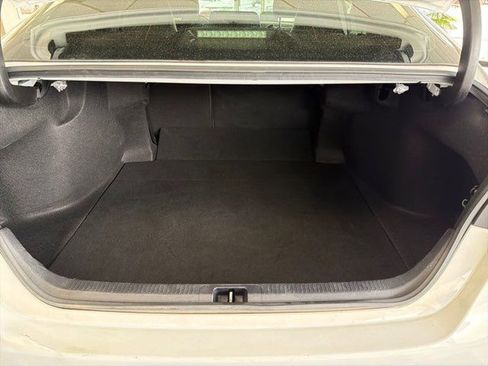 Used 2021 Toyota Camry SE FWD image 7