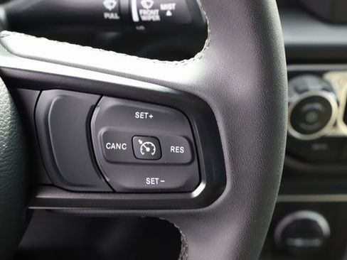 Used 2023 Jeep Gladiator Willys image 23