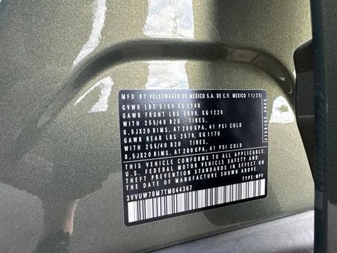 Used 2026 Volkswagen Tiguan SEL R-Line AWD/4WD image 37