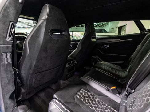 Used 2023 Lamborghini Urus Performante AWD/4WD image 55