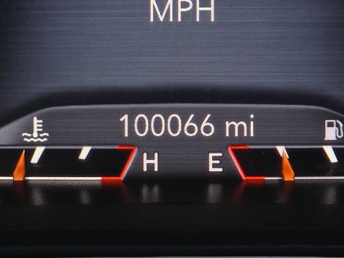Used 2021 Jeep Cherokee Latitude Lux w/ Sun & Sound Group AWD/4WD image 33