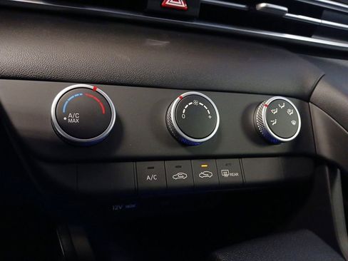 New 2026 Hyundai Elantra SE FWD image 16