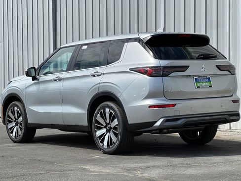 New 2026 Mitsubishi Outlander SE AWD/4WD image 7