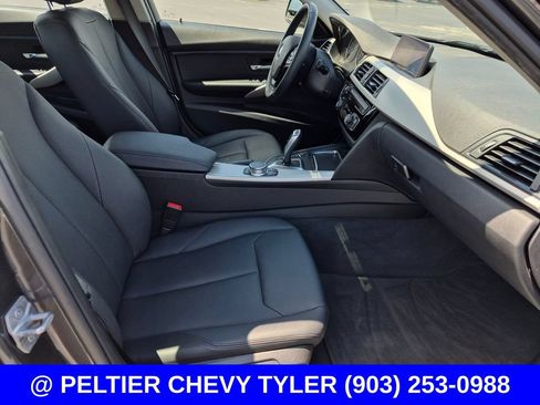Used 2018 BMW 320i xDrive Sedan AWD/4WD image 11