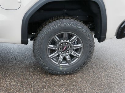 New 2026 GMC Sierra 1500 AT4X w/ LPO, Black Badging Package