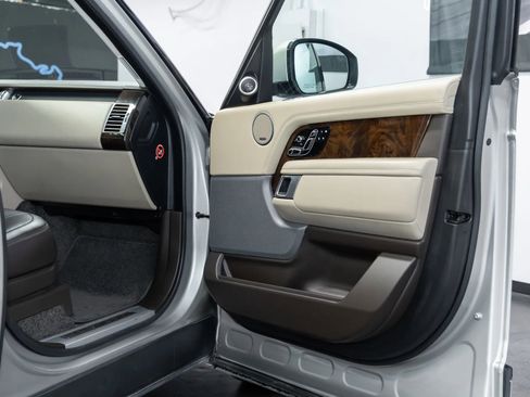 Used 2018 Land Rover Range Rover Supercharged image 19