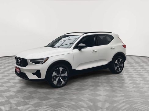 Used 2026 Volvo XC40 B5 Core AWD/4WD image 36