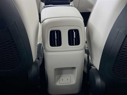 New 2026 Hyundai Tucson Limited image 16