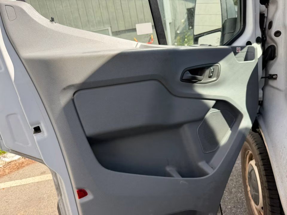 Used 2019 Ford Transit 250 148 Medium Roof RWD image 7