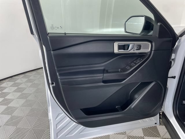 Used 2020 Ford Explorer Limited AWD/4WD image 18