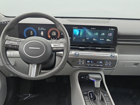 Used 2025 Hyundai Kona SEL image 17