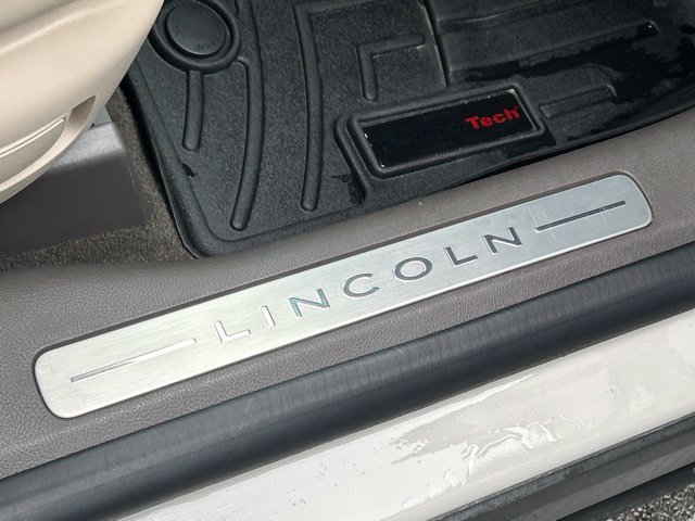 Used 2022 Lincoln Corsair AWD w/ Equipment Group 101A image 39