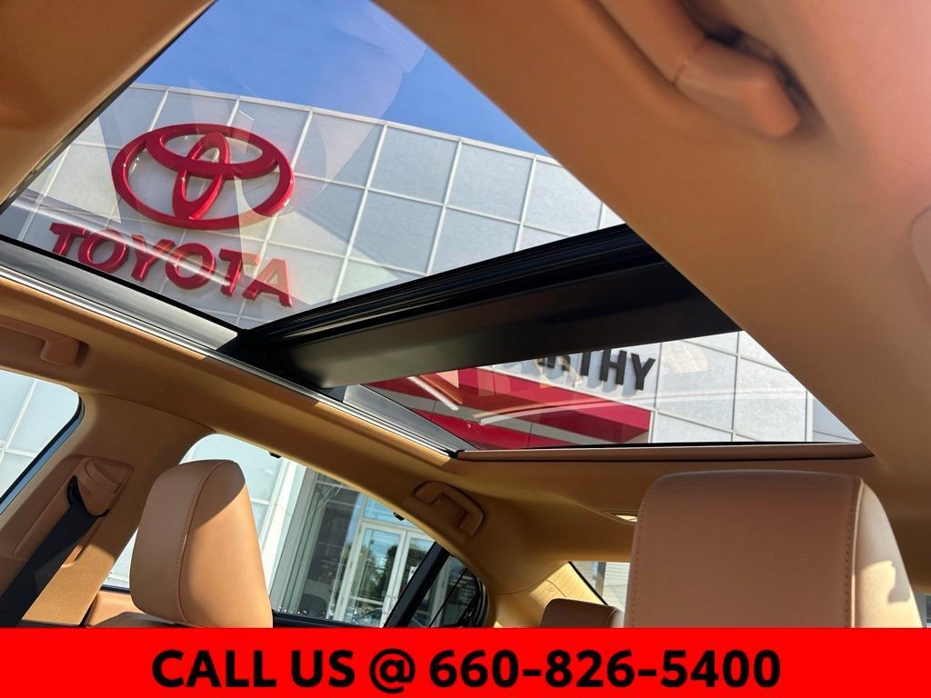 Used 2025 Lexus ES 350 Ultra Luxury FWD image 11