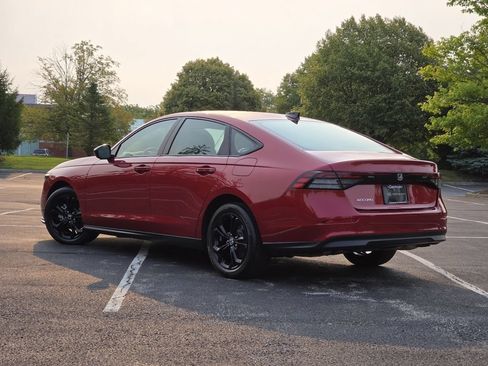 Certified 2025 Honda Accord SE image 18